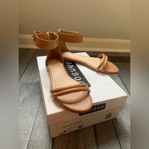 NWT bamboo tan flat sandals